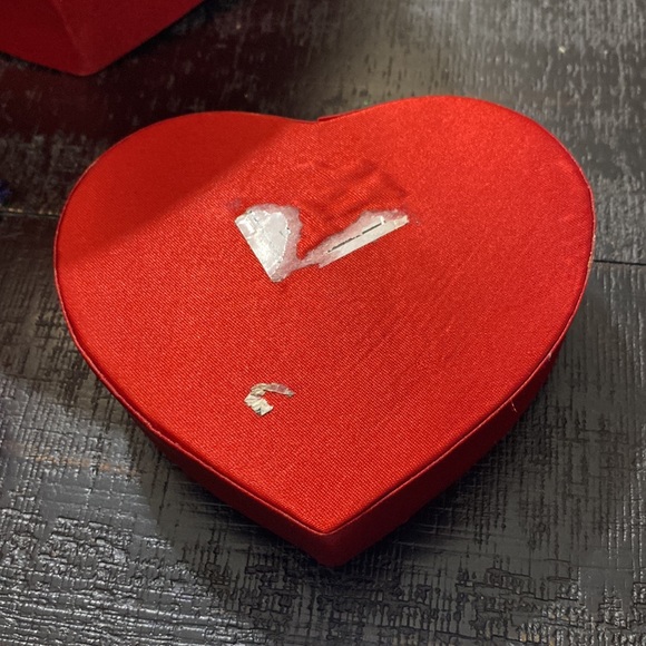 Red Satin Nesting 3 Heart-Shaped Decorative Boxes! - Picture 4 of 9
